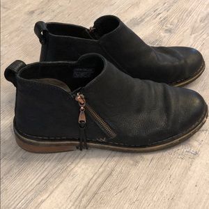 UGG “Clementine” ankle bootie